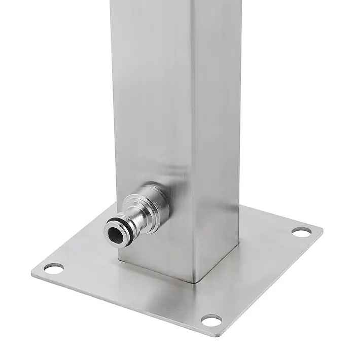 GardWell Wasserzapfstelle - Silber, Höhe: 93 cm, Edelstahl - Nahaufnahme einer modernen Edelstahldusche mit quadratischer Basis und Anschlussstück, ideal für den Garten oder Poolbereich.