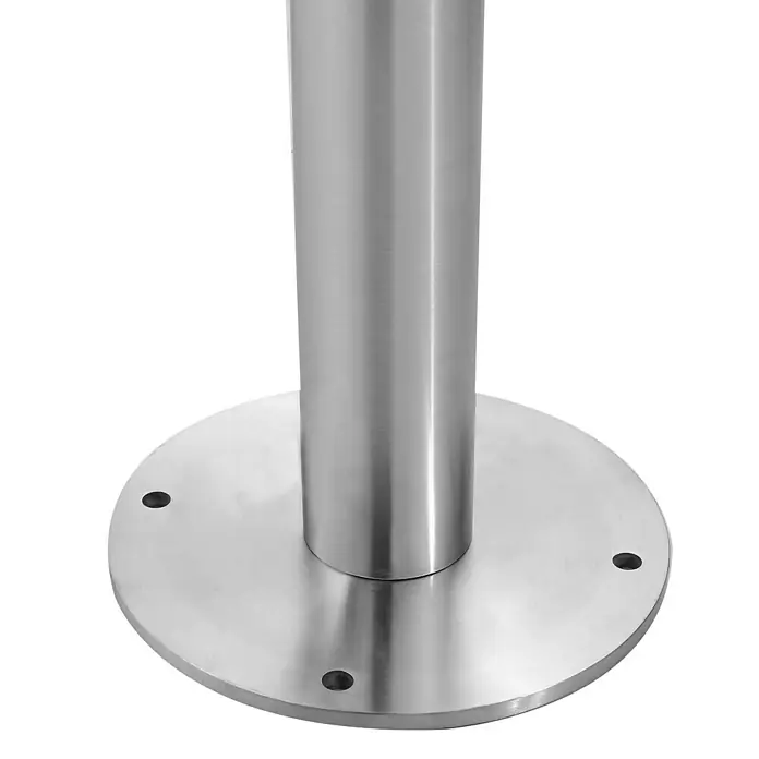 GardWell Pooldusche Sensation - Höhe: 220 cm, Edelstahl, Silber - Metallpfosten: Nahaufnahme eines silbernen Metallpfostens mit runder Basis und vier Löchern zur Befestigung. Solide und zuverlässige Konstruktion.