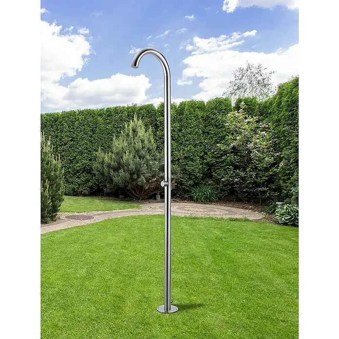GardWell Pooldusche Curve - Höhe: 230 cm, Edelstahl, Silber - Freistehende Außendusche aus Edelstahl mit gebogenem Duschkopf und runder Bodenplatte für den Garten oder die Terrasse.