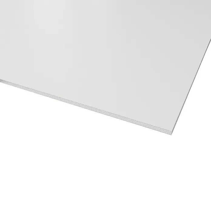 Hartschaumplatte Protex - Weiß, 25 cm x 50 cm x 3 mm, PVC - Eine Nahaufnahme einer weißen Schaumstoffplatte, die sich ideal für Bastelprojekte, Ausstellungen oder als Präsentationsfläche eignet.