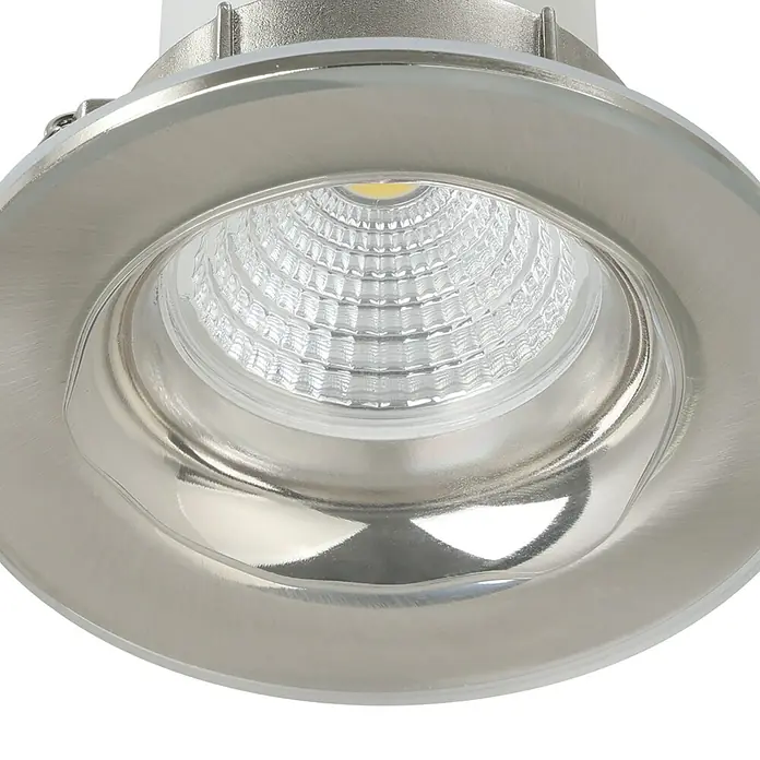 Eglo LED-Einbauleuchten-Set rund SALABATE - 18 W, Nickel-matt, Neutralweiß - Nahaufnahme einer runden LED-Deckenleuchte mit gebürstetem silberfarbenem Finish und hellem, modernem Design.