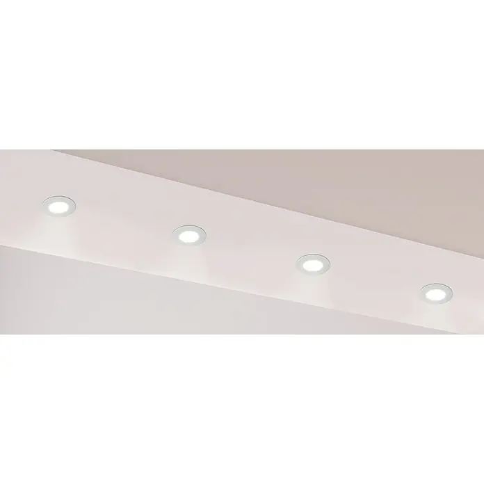 Eglo LED-Einbauleuchten-Set rund MAZUBY-LED 1 - 5 W, Weiß, Warmweiß - Deckenleuchten: Eine Reihe von vier runden, weißen Einbaustrahlern erhellt eine helle Decke mit sanftem Licht. Sie spenden gleichmäßige Helligkeit.