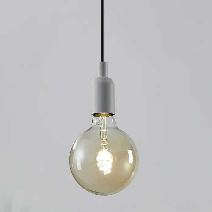 Eglo connect.z Smart-LED-Lampe - E27, Dimmbar, Warmweiß, 400 lm - Nahaufnahme einer modernen Glühbirne mit einer hellen, spiralförmigen Glühwendel, die an einem grauen Kabel hängt.