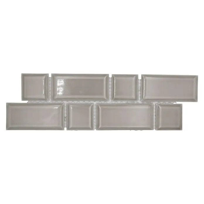 Fliesenbordüre Uni YBO M04CM - 4,5 x 29,4 cm, Grau, Glänzend - Hochwertige, grau glasierte Metrofliesen mit abgerundeten Kanten, ideal für stilvolle Wandgestaltungen in Küche und Bad.