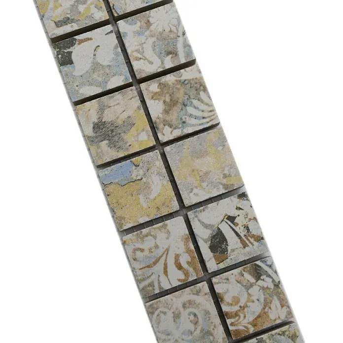Fliesenbordüre YBO CS25MLC - 29,5 x 5,2 cm, Bunt, Matt - Dekorfliese mit einem komplizierten floralen Muster, das eine vielseitige Note für jeden Raum bietet. Ideal für Wände oder Böden, um einen Vintage-Charme zu erzeugen.