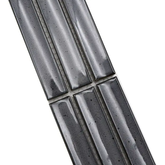 Fliesenbordüre YBO CS26 - 6,9 x 29,6 cm, Grau, Glänzend - Hochglänzende, längliche, graue Mosaikfliesen für ein modernes und stilvolles Interieurdesign mit raffinierter Ästhetik und zeitloser Eleganz.