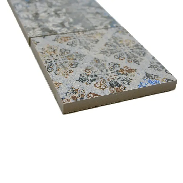 Fliesenbordüre Vestige YBO CV95MSC - 29 x 9,5 cm, Bunt, Matt - Detailaufnahme einer dekorativen Fliese mit floralem Muster, ideal für stilvolle Wand- und Bodengestaltung.