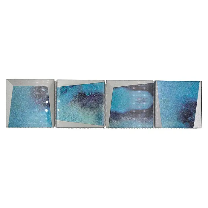 Fliesenbordüre YBO B10 - 30 x 7,3 cm, Blau, Glänzend - Mehrteiliges Kunstwerk mit blauen und violetten Farbtönen, gerahmt in hellen Rahmen. Abstrakte Komposition für moderne Raumgestaltung.