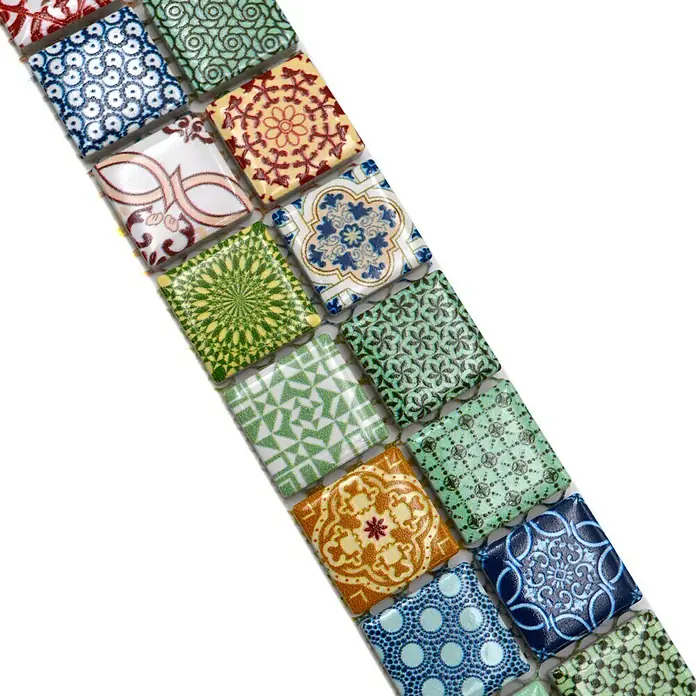 Fliesenbordüre YBO RETRO - 4,8 x 30 cm, Bunt, Matt - Vielfältige Sammlung dekorativer Fliesen mit verschiedenen Mustern, ideal für kreative Wand- und Bodengestaltungen im Innenbereich.