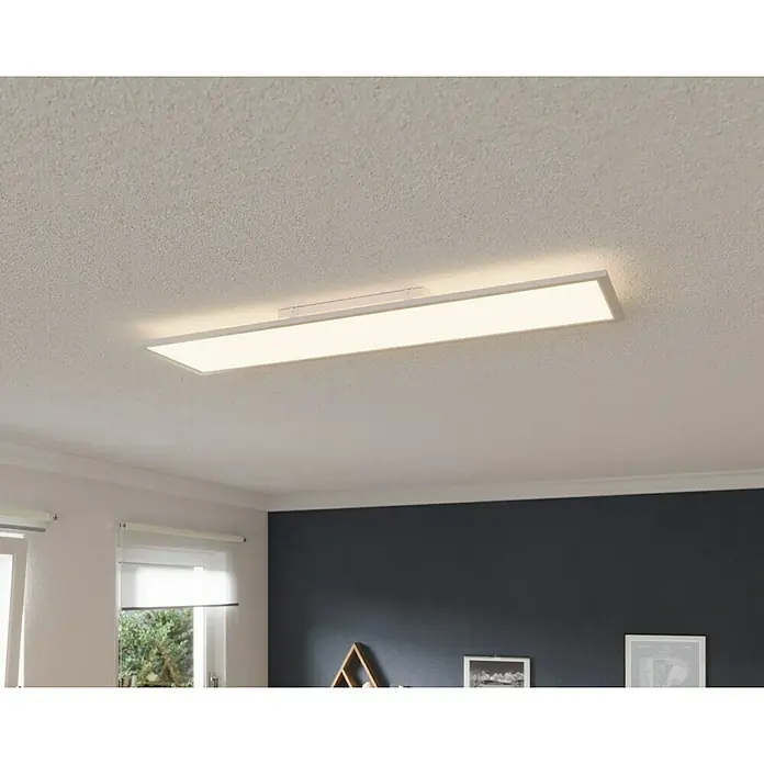 Tween Light LED-Panel RGB-RC-CCT-DIM - 32,5 W, L x B x H: 120 x 30 x 5,5 cm, Weiß, RGBW - Eine längliche Deckenleuchte mit schlichtem, modernem Design erhellt den Raum. Die Lampe ist weiß und gibt ein angenehmes Licht ab.