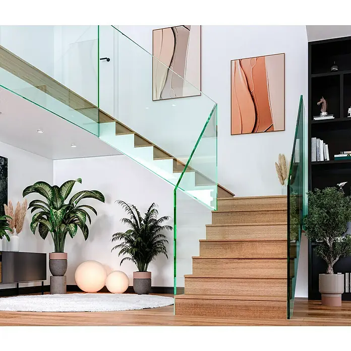 swingcolor Latexfarbe - Schneeweiß, Hochglänzend, 2,5 l - Elegante Inneneinrichtung mit Treppe, Glaselementen und Pflanzen. Die Kunstwerke an der Wand ergänzen das moderne Design und schaffen eine harmonische Atmosphäre.