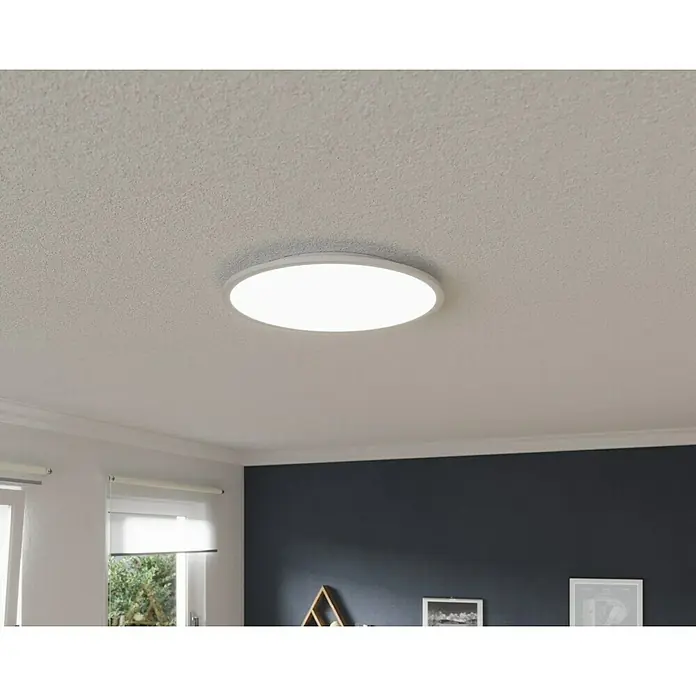 Tween Light LED-Panel rund RC-CCT-DIM - 35 W, Ø x H: 60 x 5 cm, Weiß, Mehrfarbig - Nahaufnahme einer runden Deckenleuchte mit LED-Technologie, die ein helles, gleichmäßiges Licht in einem modernen Raum spendet.