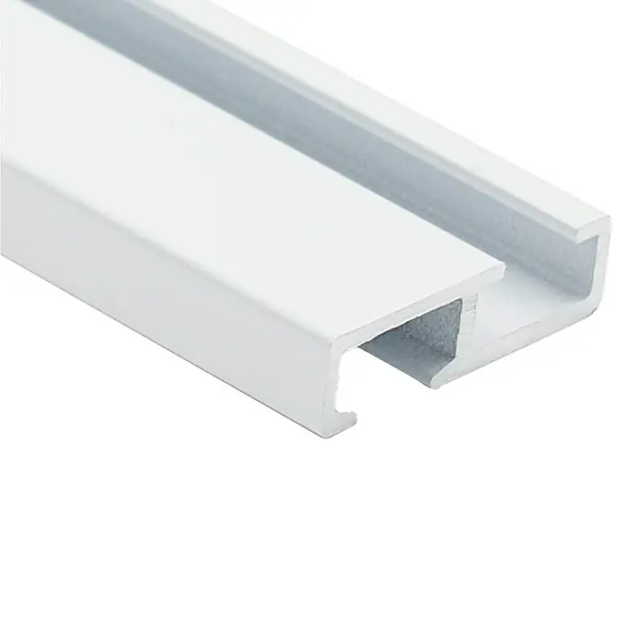 Vorhangschiene Level Verdunkelungssystem - Weiß, Länge: 150 cm, Anzahl Läufe: 1 Stk. - Nahaufnahme einer weißen Aluminium-Profilschiene für verschiedene Anwendungen, ideal für Heimwerkerprojekte.
