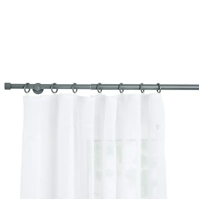 Stilgarnitur Cosy - Dark Grey, Auszugslänge: 160 cm - 280 cm - Vorhangstange mit grauen Vorhangringen und transparentem weißen Vorhang, der eine dezente Eleganz für jeden Raum bietet.