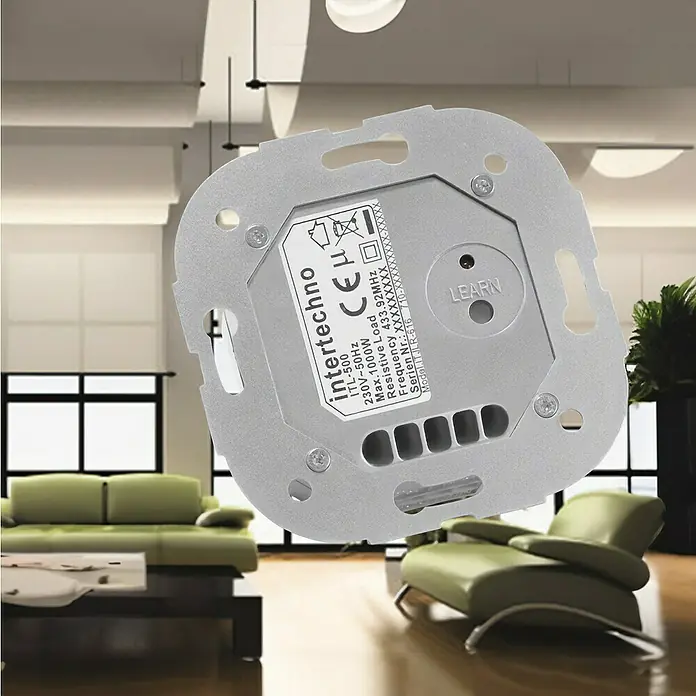 Intertechno Funk-Jalousieschalter ITL-500 - 500 W, Reichweite ca.: 30 m - Nahaufnahme eines Intertechno ITL-500 Funk-Schaltmoduls zur Deckenmontage, ideal für die Hausautomation.