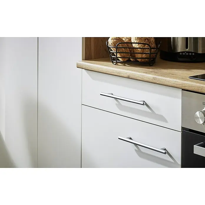 Respekta Küchenleerblock Hilde - Breite: 250 cm, Weiß, Matt, Ohne Elektrogeräte, Holzoptik - Küchenschrank mit zwei Schubladen und Edelstahlgriffen sowie einem Holzregal mit Brotkorb und Toaster.