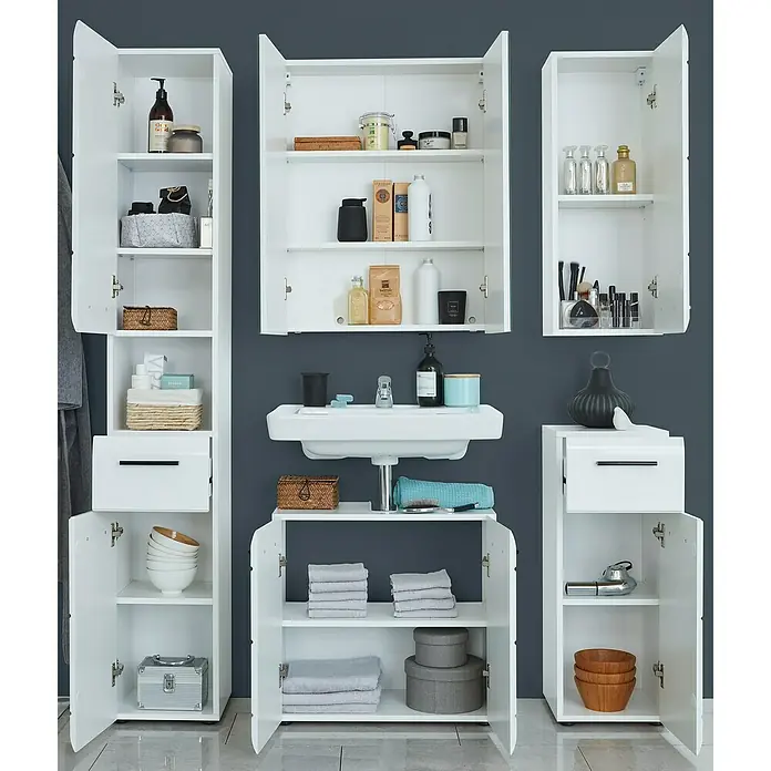 Trendteam Skin Hängeschrank - 30 x 23 x 77 cm, Weiß - Badezimmer-Ensemble mit weißen Schränken und Waschbecken vor dunkelgrauer Wand, bietet stilvollen Stauraum.