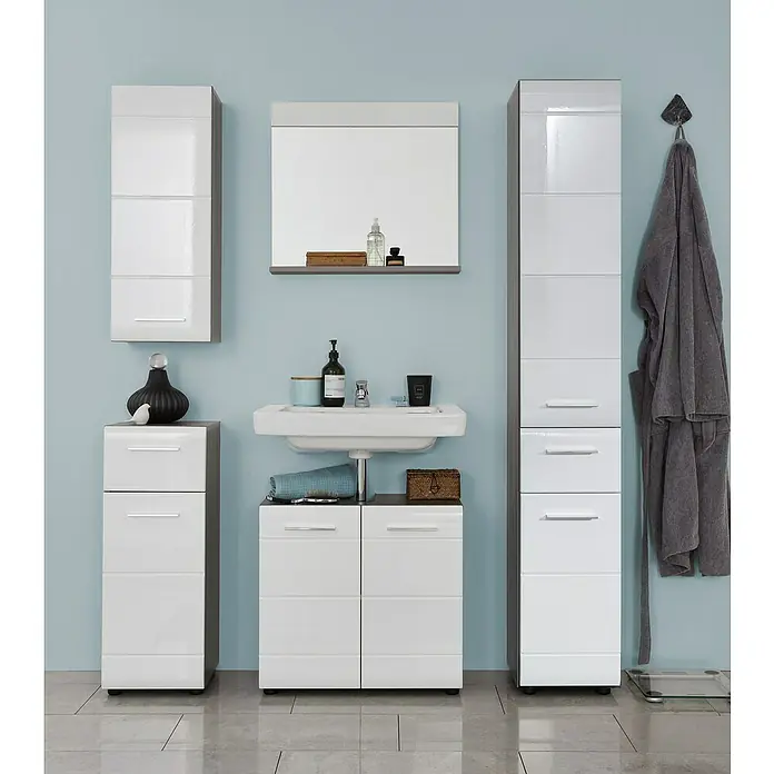 Trendteam Line Hochschrank - 30 x 31 x 182 cm, Sardegna Silber/Weiß - Badezimmer-Arrangement mit weißen Möbeln: Waschbeckenunterschrank, Spiegelschrank, Hängeschrank und Hochschrank für ein elegantes Ambiente.