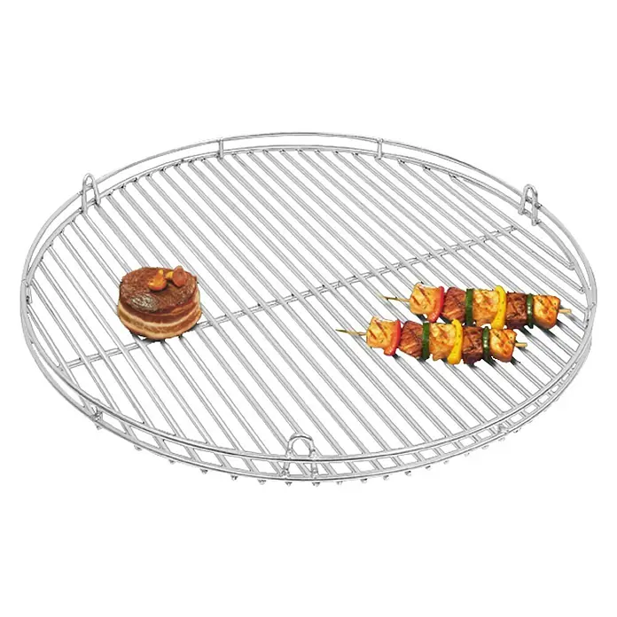 Grillrost - Durchmesser: 50 cm - Grillrost mit Burger und Spießen. Das Grillrost bietet viel Platz für köstliche Gerichte vom Grill, wie Burger und Schaschlikspieße.