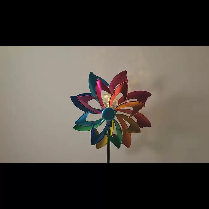 BAUHAUS Solar-Erdspieß WINDSPINNER - 0,06 W, L x B x H: 16 x 38,5 x 137 cm, Bunt, IP44, 1 lm - Solarneuheiten 31405696 Lampe 2