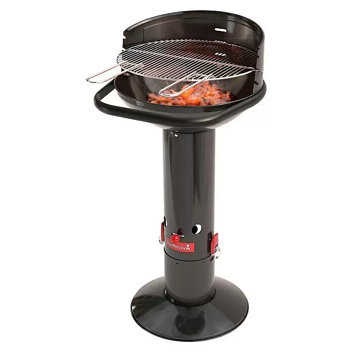 Barbecook Holzkohlegrill Loewy - Durchmesser Grillfläche: 43 cm, Schwarz, Stahl - Ein schwarzer Standgrill mit glühenden Kohlen und einem Metallrost, bereit zum Grillen.