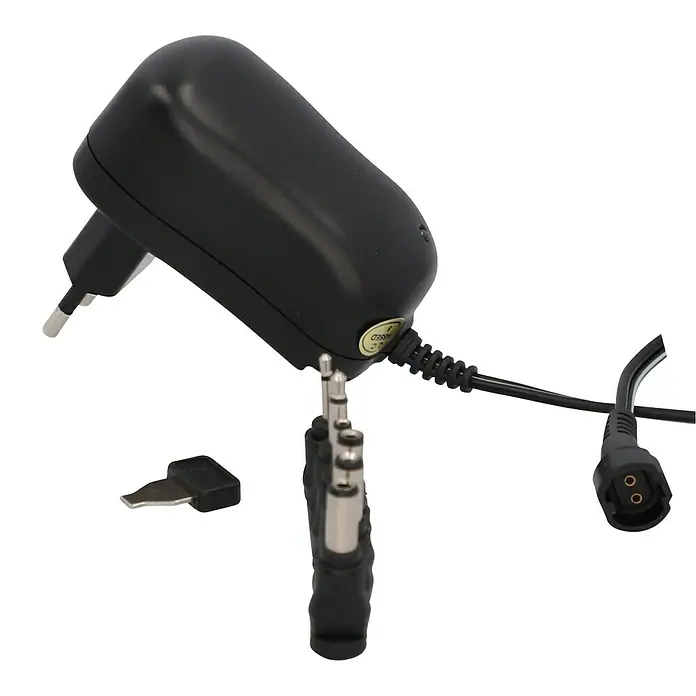 Profi Depot Universal-Netzteil 3-12 V - Schwarz, Max. Leistung: 12 W - Netzteil mit verschiedenen Adaptern, ideal zum Aufladen verschiedener Geräte.