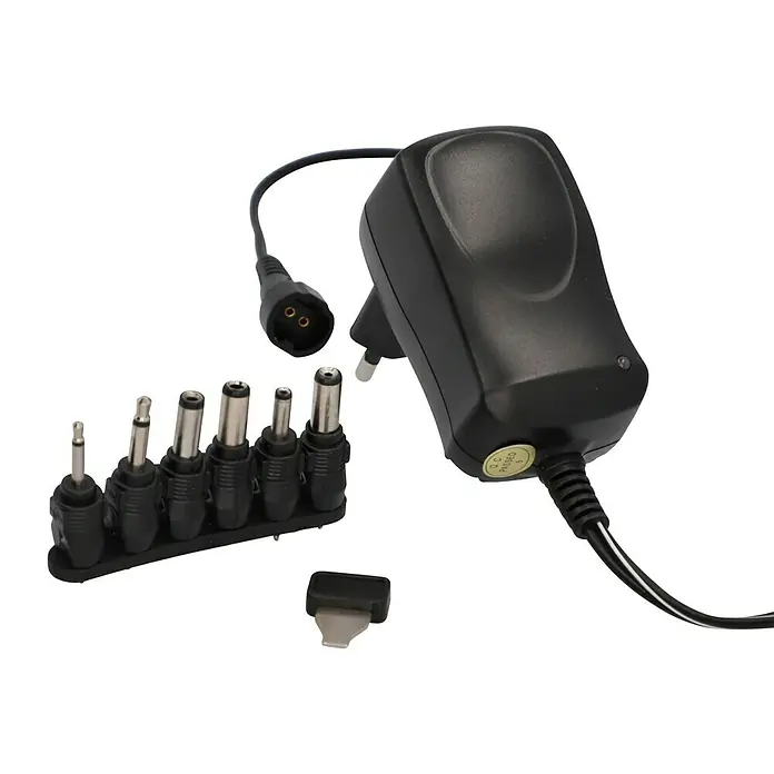 Profi Depot Universal-Netzteil 3-12 V - Schwarz, Max. Leistung: 7,2 W - Netzteil mit verschiedenen Adaptern für diverse Geräte. Ein vielseitiges Zubehör für elektronische Geräte mit verschiedenen Stromanforderungen.