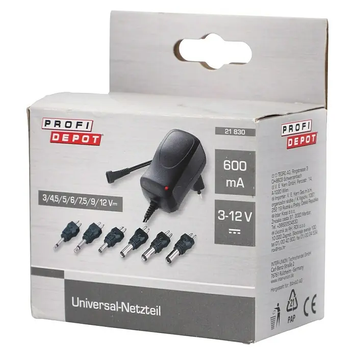 Profi Depot Universal-Netzteil 3-12 V - Schwarz, Max. Leistung: 7,2 W - Bild einer Verpackung für ein Universal-Netzteil mit verschiedenen Adaptern und Spannungseinstellungen.