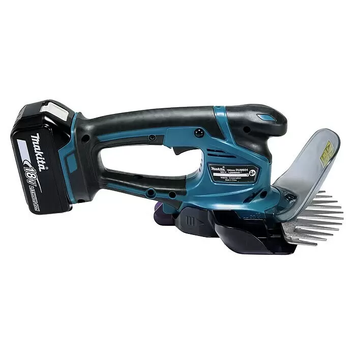 Makita LXT 18V Akku-Gras- & Strauchschere DUM604RFX1 - 18 V, Li-Ionen, 1 Akku - Makita 18V Akku-Heckenschere mit blau-schwarzem Gehäuse, schwarzem Akku und silbernen Metallklingen.