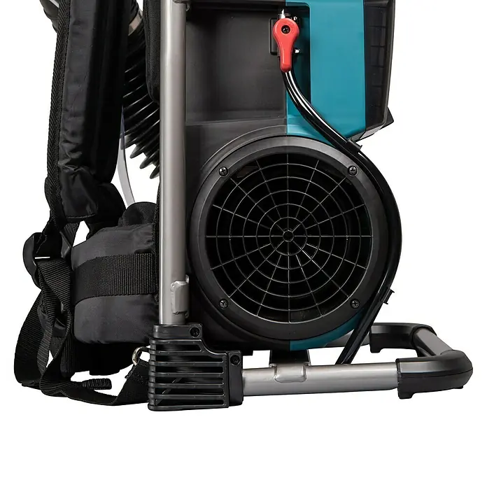 Makita XGT 40V max. Akku-Sprühgerät PM001GZ01 - 40 V, Ohne Akku, 15 l - Ansicht eines Makita-Akku-Rückensprühgeräts mit einem großen Lüfter und einem roten Ventil.