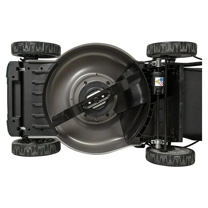 Makita XGT 40V max. Akku-Rasenmäher LM001GT204 - 40 V, 2 Akkus, 5 Ah, Schnittbreite: 48 cm - Unterseite eines Rasenmähers mit scharfer Klinge und robusten Rädern für effizientes Mähen und präzise Ergebnisse.