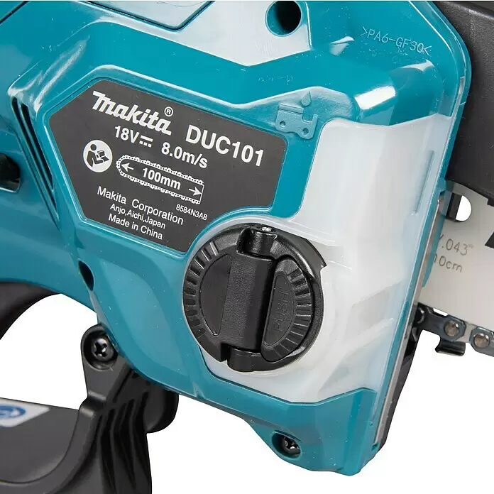Makita LXT 18V Akku-Astsäge DUC101RF01 - 18 V, 3 Ah, 1 Akku - Türkisfarbener und schwarzer Makita DUC101 Akku-Kettensägenkörper mit transparentem Öltank und Produktdetails.