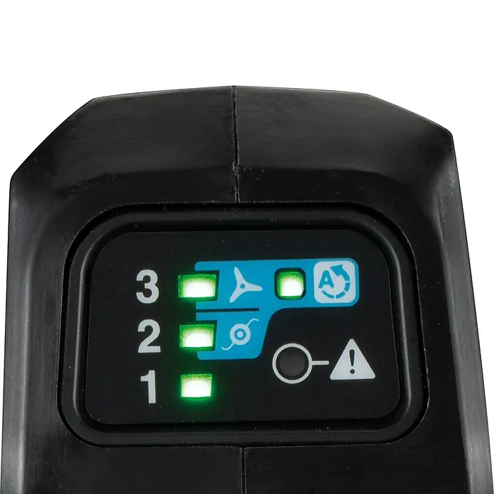 Makita XGT 40V max. Akku-Motorsense UR016GZ - 40 V, Ohne Akku, Schnittbreite Messer: 230 mm - Nahaufnahme der Anzeige eines Akku-Ladegeräts, die den Ladezustand und verschiedene Funktionen anzeigt.