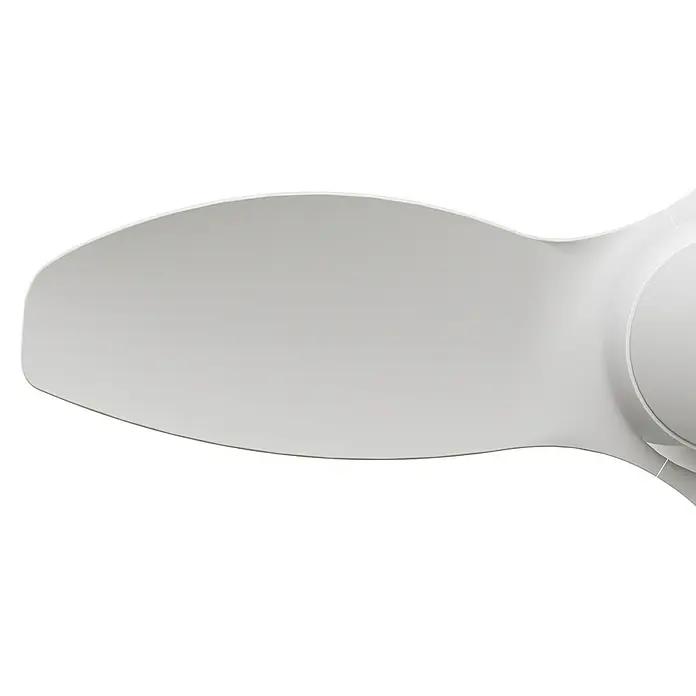 Arte confort Ventilador de techo Hanoi - Blanco, 104 cm, 16 W, Blanco cálido - Primer plano de una elegante pala de ventilador de techo blanca, que combina diseño moderno con funcionalidad.