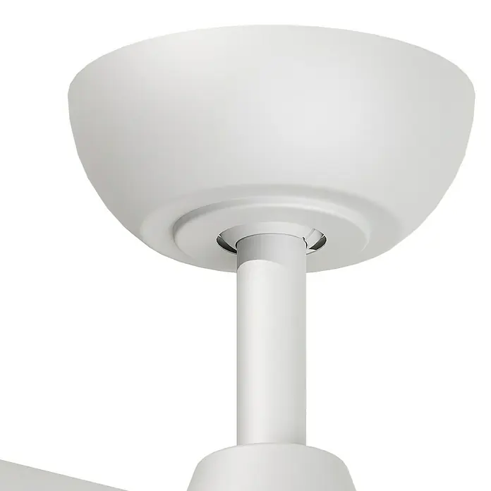 Arte confort Ventilador de techo Doha - Blanco, 132 cm, 35 W, Blanco cálido - Primer plano del soporte de techo blanco y el poste de un moderno ventilador de techo, que muestra sus líneas limpias y su diseño simple.