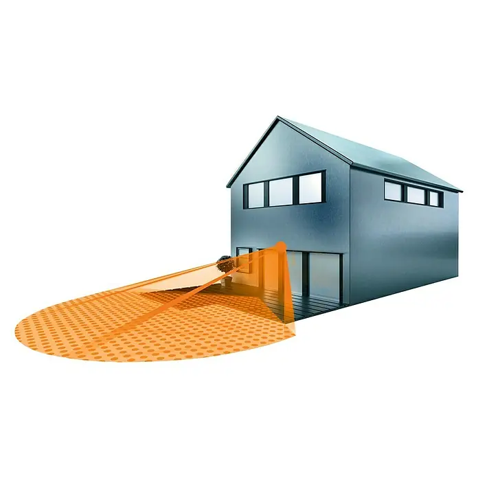 Steinel Bewegungsmelder IS 130-2 weiß - Reichweite Sensor: 12 m, Weiß, Erfassungswinkel Sensor: 130 °, L x B x H: 87 x 78 x 130 mm - Eine Haus-Darstellung mit einem innovativen Sensor-Produkt, das durch orangefarbene Strahlen seine Reichweite und Funktionalität demonstriert.