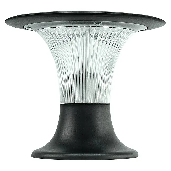 Garza Goliat Sobremuro solar LED con sensor - 3.000 K - 4.000 K, 2.200 lm, IP65 - Primer plano de una elegante lámpara de jardín negra y transparente.