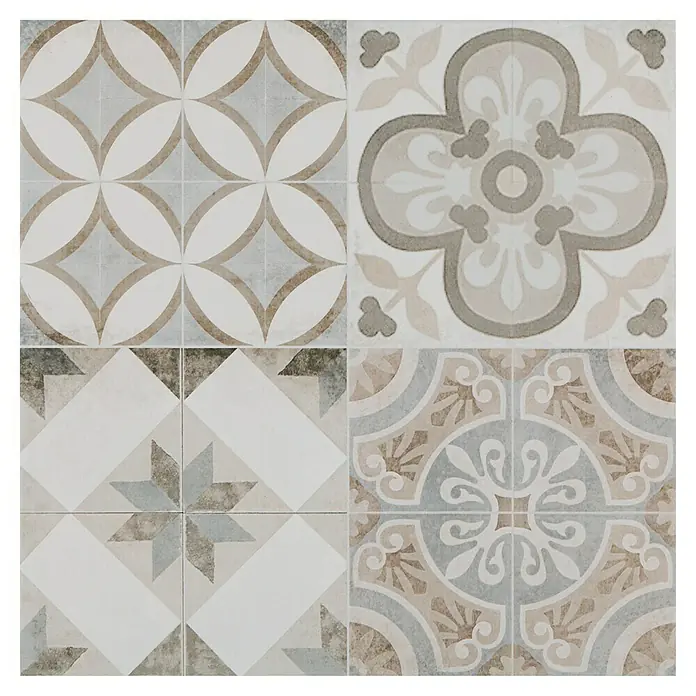 Pavimento porcelánico hidráulico Sea - 45 x 45 cm, Gris, Mate - La imagen muestra un primer plano de cuatro azulejos decorativos con diferentes patrones en colores neutros.