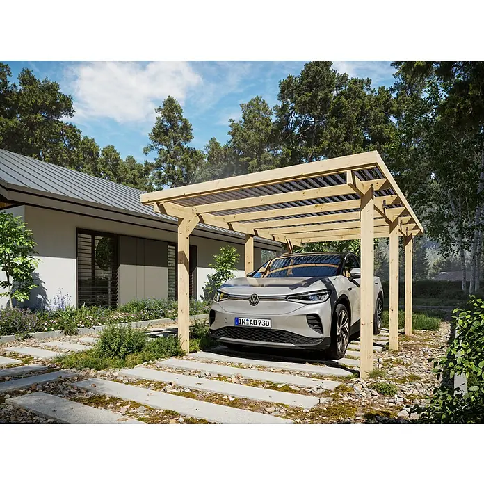 Joda Carport Dessau - Außenmaß inkl. Dachüberstand (B x T): 3,04 x 5,1 m, Natur - Das Bild zeigt einen modernen VW ID.4 unter einem Holzcarport vor einem stilvollen Haus mit gepflegtem Garten.