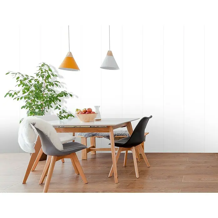 Bariperfil Revestimiento de pared de PVC Blanco - 260 x 33,3 cm, Blanco - Comedor moderno con mesa, sillas, frutero y lámparas colgantes frente a una pared blanca.