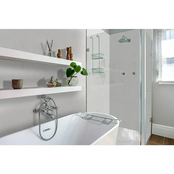 Bariperfil Revestimiento de pared de PVC Stucco - 260 x 33,3 cm, Grey Stucco - Interior de baño con bañera, estantes, plantas y ducha a ras de suelo con cerramiento de cristal para una experiencia relajante.
