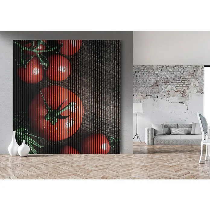 Akustikpaneel - L x B x H: 2.400 x 2.253 x 19 mm, Schwarz/Rot, Tomaten 01 - Ein Wandbild mit Tomatenmotiv in einem modern eingerichteten Raum, das als dekoratives Element dient.