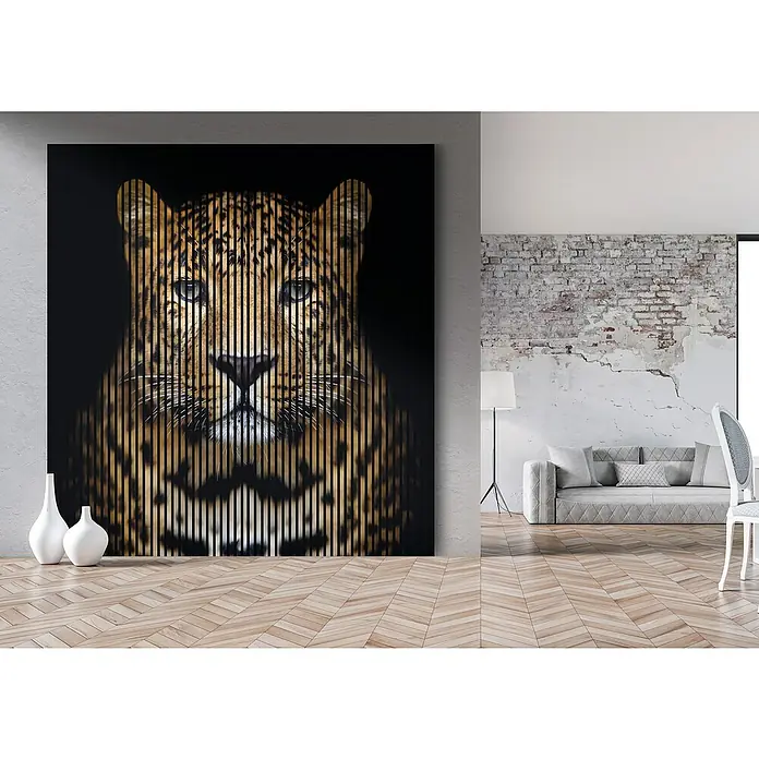 Akustikpaneel - L x B x H: 2.400 x 2.253 x 19 mm, Schwarz/Braun, Leo 1 - Stilvolles Interieur mit einem markanten Leopard-Wandbild, das dem Raum eine kühne und künstlerische Note verleiht.