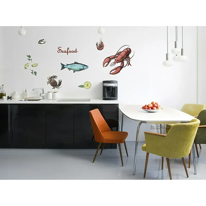 Komar Dekosticker Seafood - 11 -tlg., 70 x 50 cm - Wandaufkleber-Design "Meeresfrüchte" mit einem Hummer, Fisch und einer Krabbe, das eine frische und maritime Atmosphäre in Ihre Küche bringt.