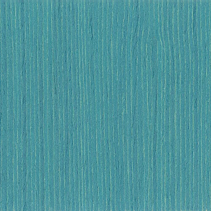 swingcolor Holzlasur Innenlasur - Opalblau, 375 ml, Seidenmatt - Detailaufnahme einer hellblauen, gestreiften Holzmaserung, die eine ruhige und natürliche Textur für Designprojekte bietet.