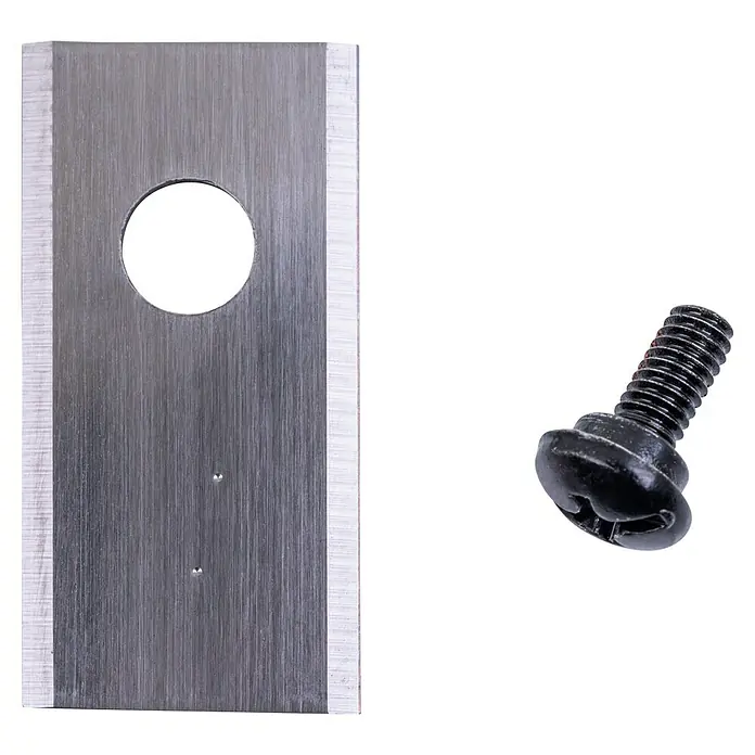 Scheppach Ersatzmesser-Set für Mähroboter - Scheppach Mähroboter Robocut XL600 und BRMR300, 30 Stk. - Bild einer Hobelmesser-Klinge aus Metall mit einer Schraube, ideal für Holzbearbeitungsprojekte.
