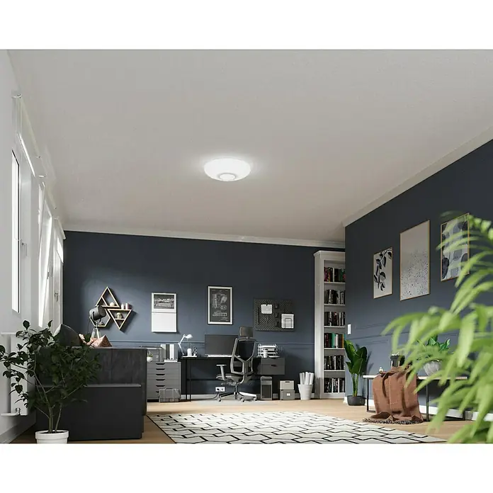 Tween Light LED-Deckenleuchte rund Mara - 60 W, Ø x H: 60 x 10,5 cm, Weiß/Klar, Mehrfarbig - Eine moderne Deckenleuchte in einem stilvollen Arbeitszimmer mit dunklen Wänden. Die Leuchte spendet helles, angenehmes Licht.