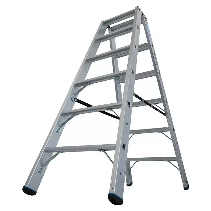Krause Stabilo Doppel-Stehleiter 2 x 6 Stufen - Anzahl Tritte: 12 Stk., Arbeitshöhe: 2,95 m, Belastbarkeit: 225 kg, Aluminium - Silberne Aluminium-Doppelleiter mit schwarzen Sicherheitsgurten und blauen Antirutschfüßen.