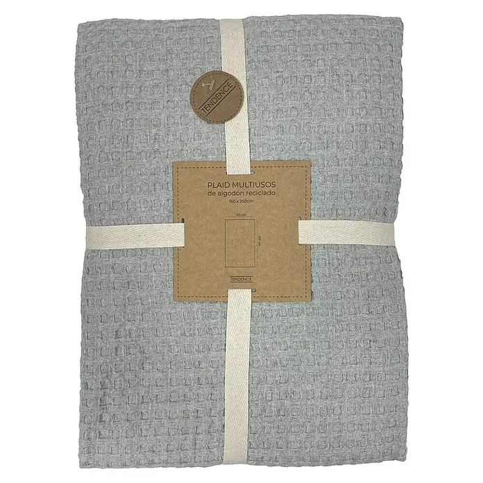 Manta para sofá Waffle - 150 x 250 cm, Textil, Gris - Un plaid gris de algodón reciclado (150x250 cm) de Tendence, empaquetado con una banda y etiqueta.