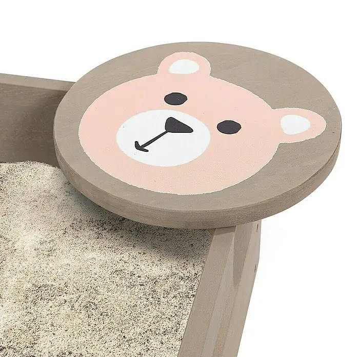 Muddy Buddy Sandkasten Wild Bear - 120 x 120 x 20 cm, Holz, Warmgrau/ Puderrosa - Ein Sandkasten mit einem niedlichen Bärenmotiv auf dem Deckel, ideal für stundenlangen Spielspaß im Freien.